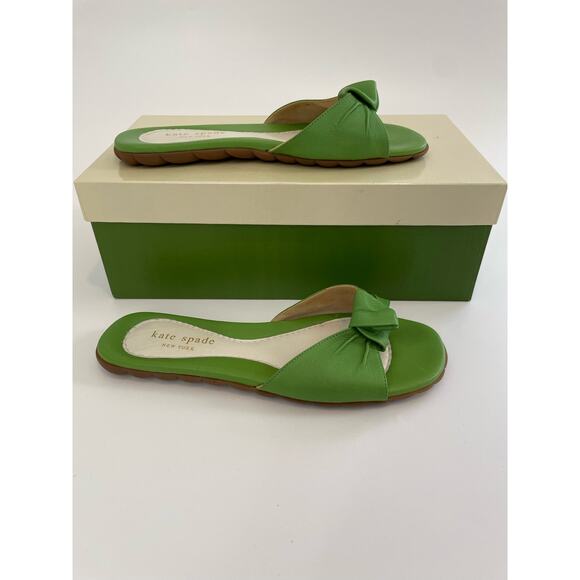 Kate Spade Size 6 Rhyme Grass Green Sandals Flip Flops Gently Used with Box - Picture 1 of 11